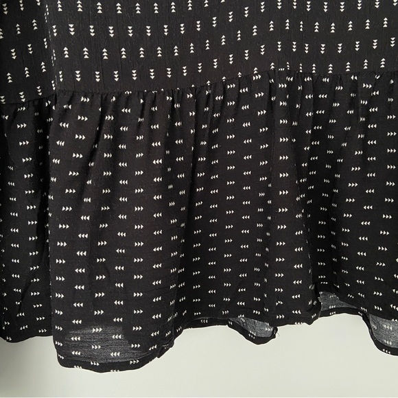 PAPER CRANE BLACK AND WHITE 100% RAYON VNECK TOP/BLOUSE WITH GATHERED PEPLUM, S - Picture 8 of 11